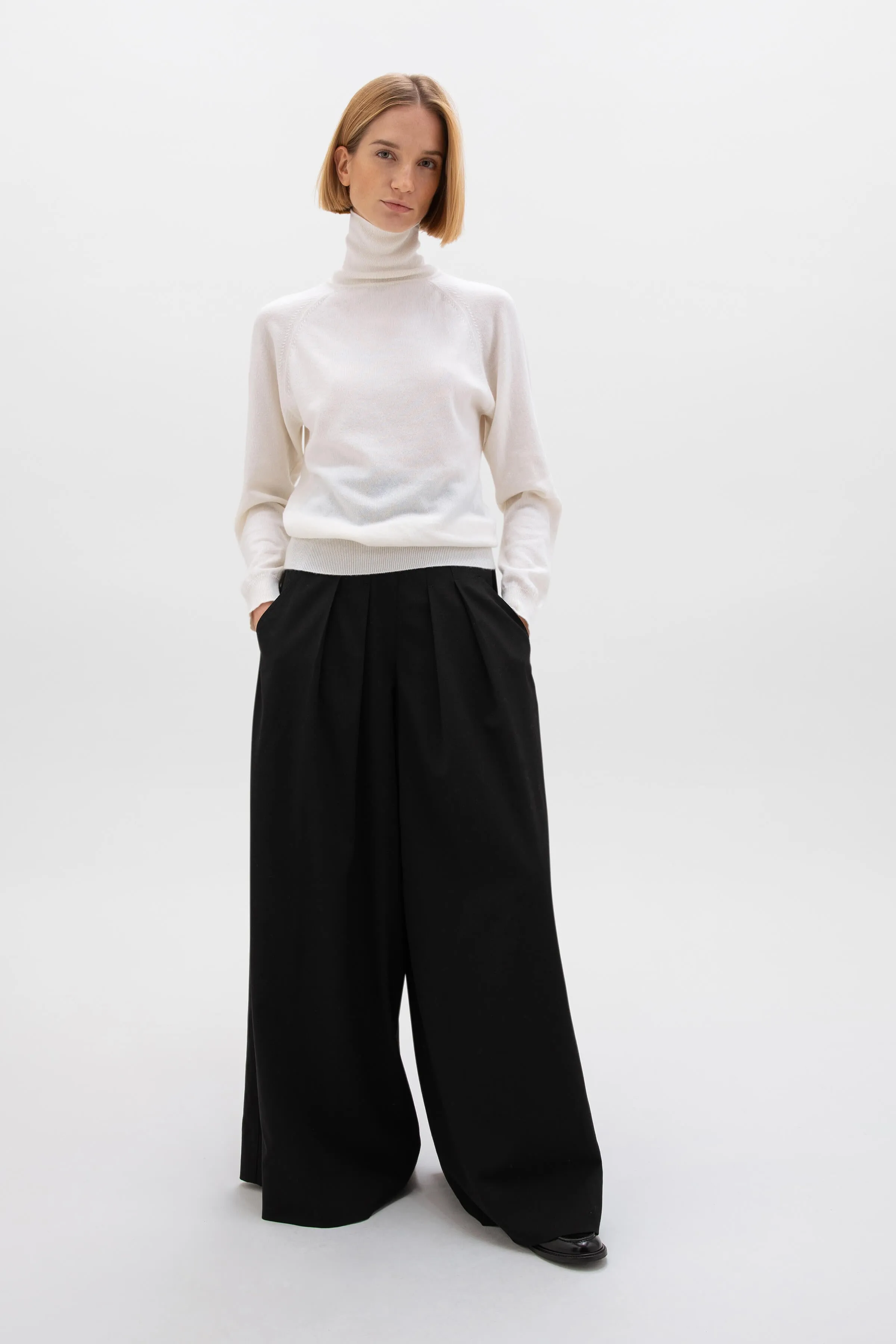 Cashmere Roll Neck