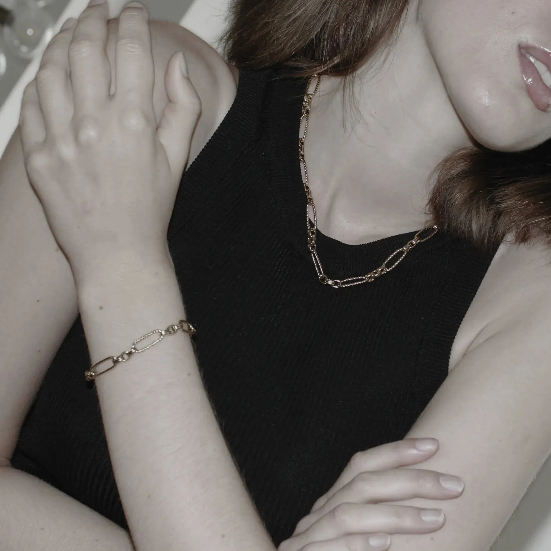 Courage Waterproof Short Oval Ripple Link Necklace 18K Gold Plating
