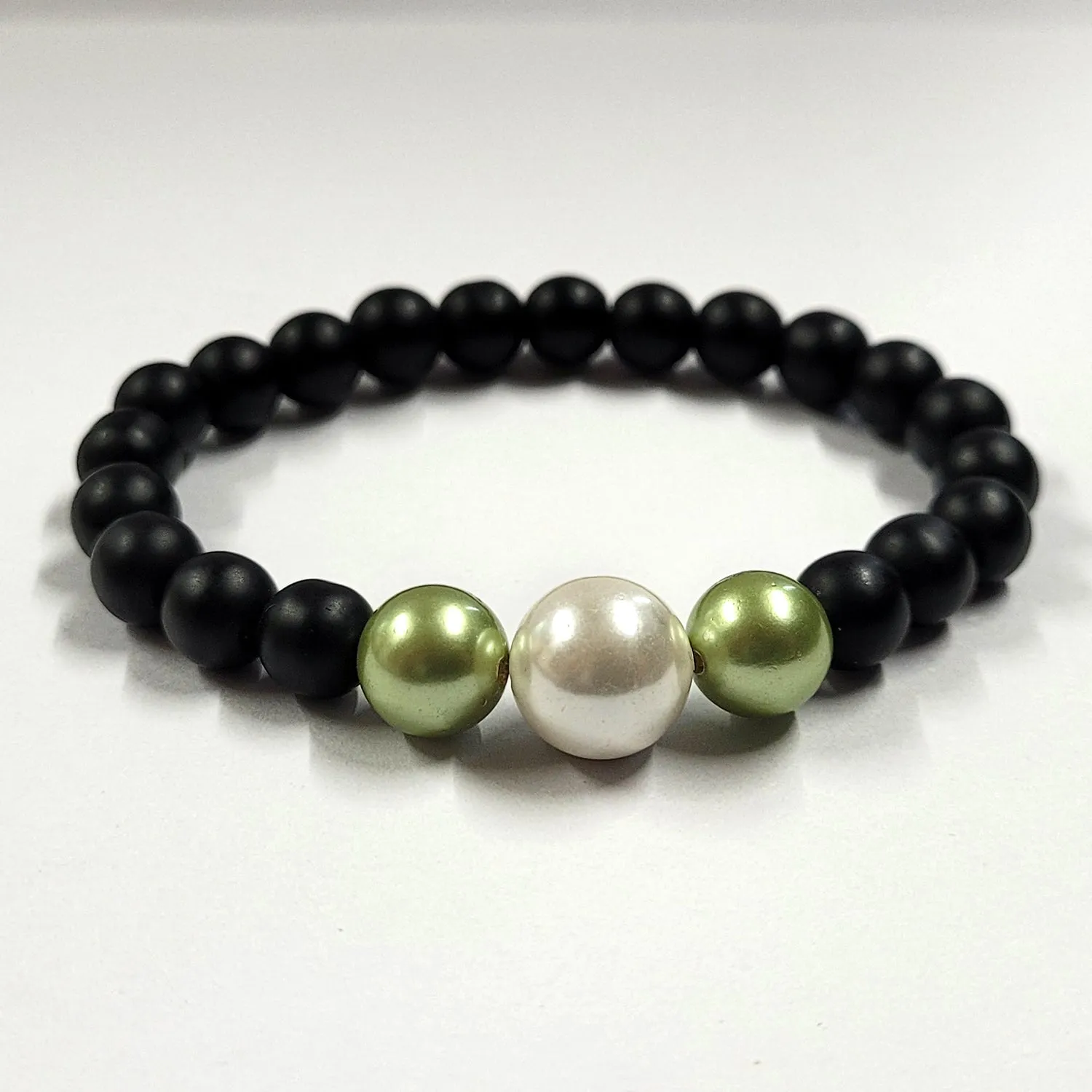 Green And White Shell Pearls Bracelet With 8mm Black Beads