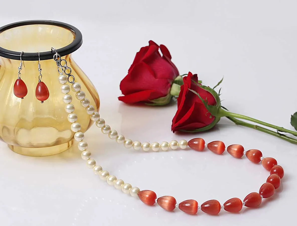 Imeora Exclusive Shell Pearl And Red Monalisa Stone Combination Necklace Set