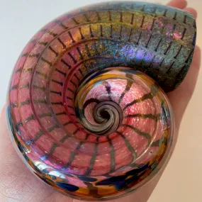 Iridescent glass shell - Pink shimmer