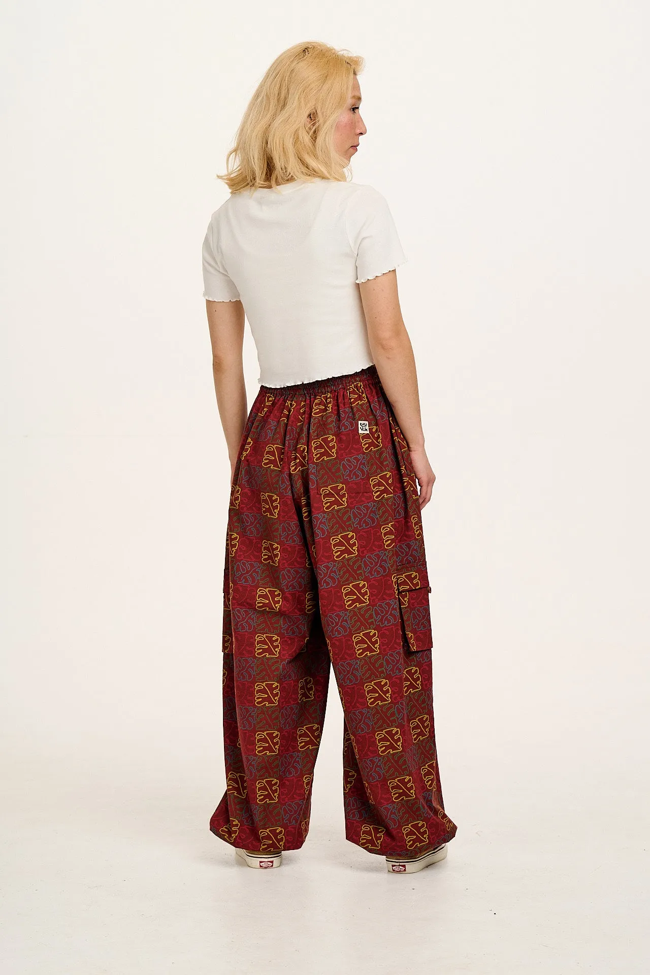 Rumi - Cotton & Linen Balloon Trousers in Red Nema Print
