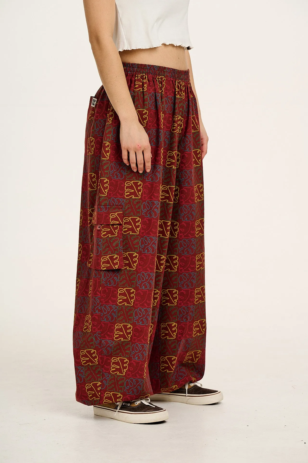 Rumi - Cotton & Linen Balloon Trousers in Red Nema Print